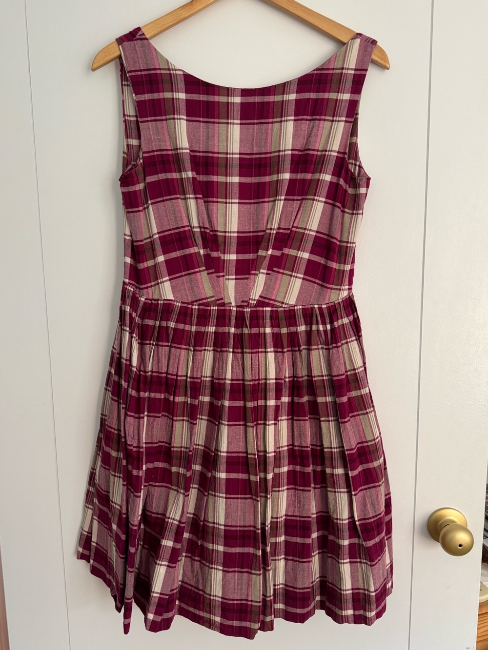 Emily and Fin dress size L